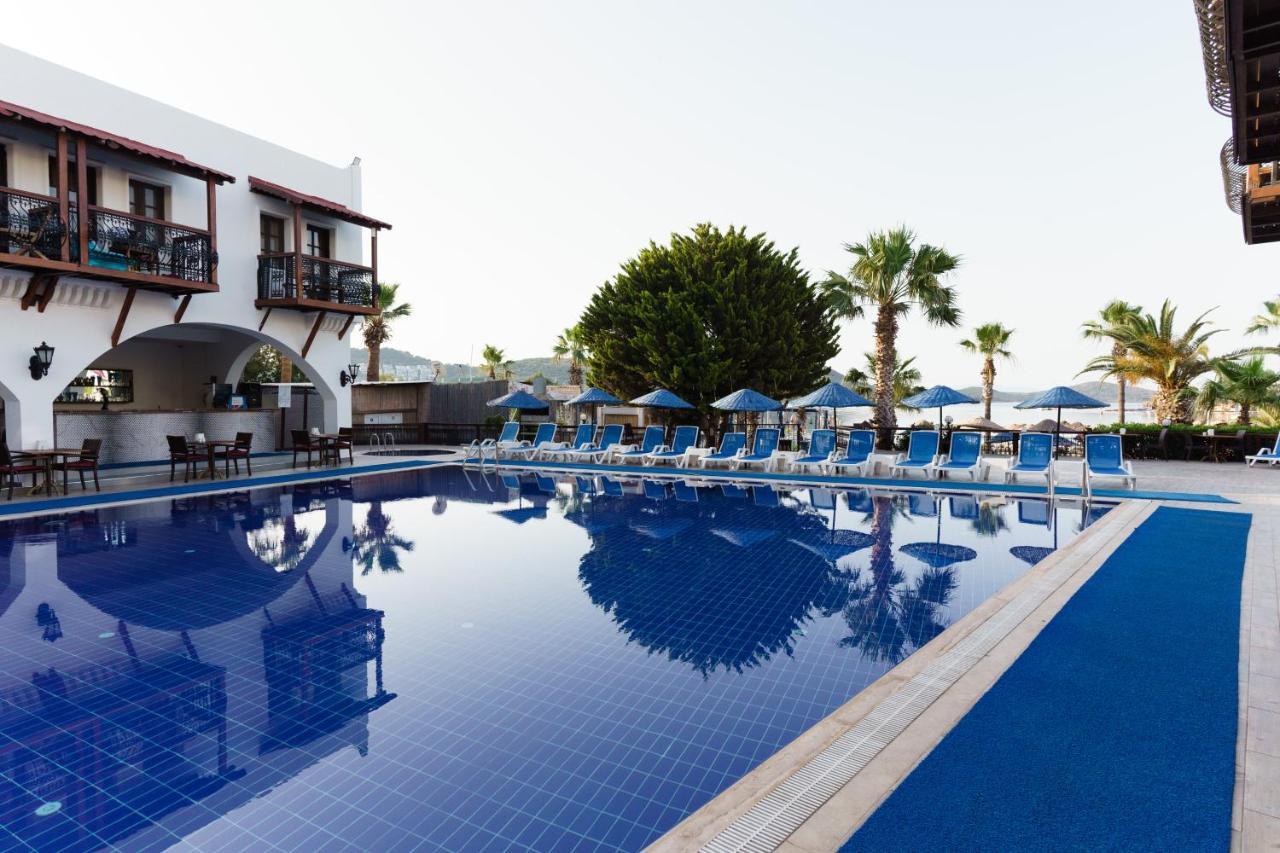 Costa Bitezhan Hotel Exterior photo