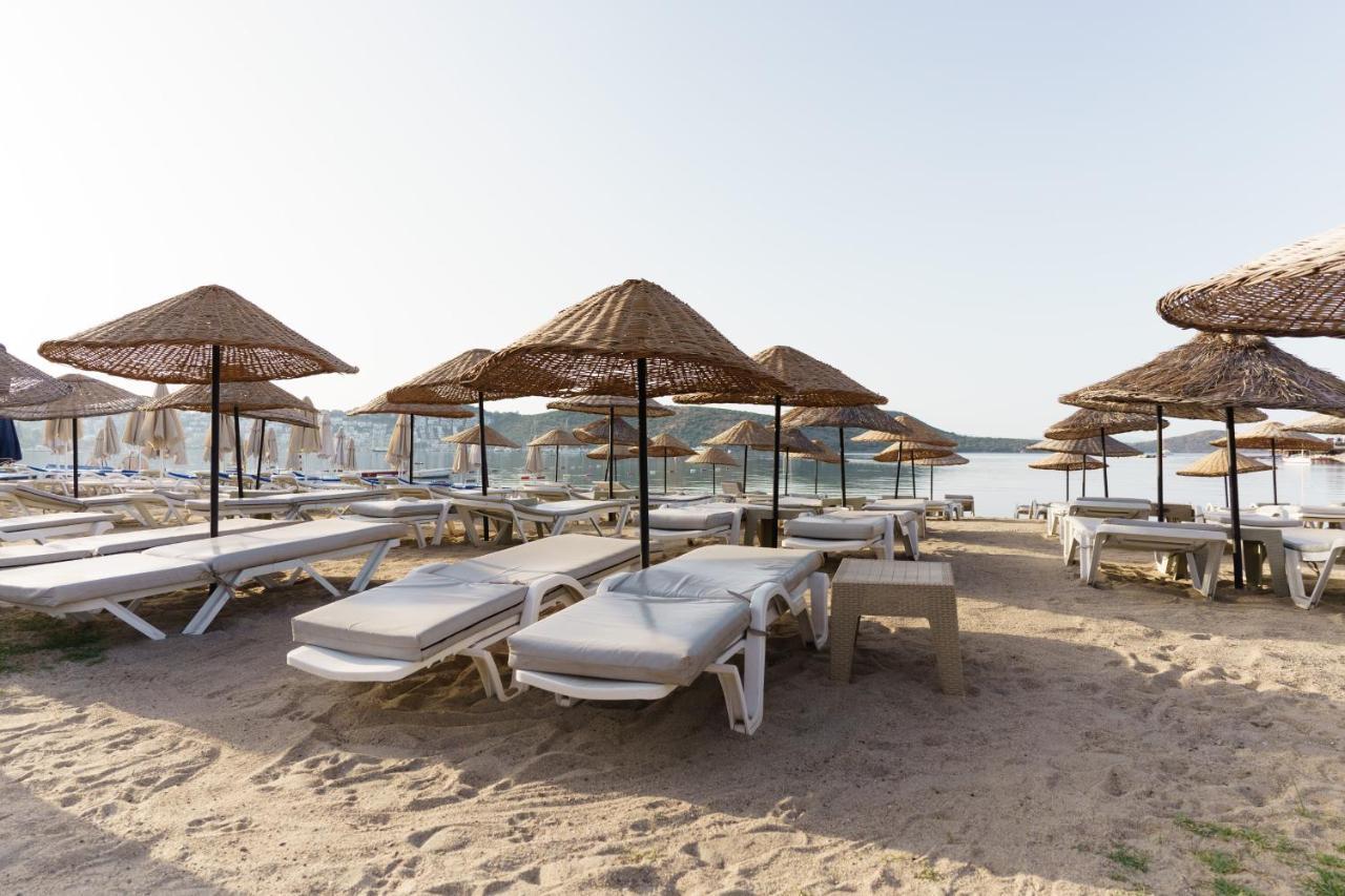 Costa Bitezhan Hotel Exterior photo