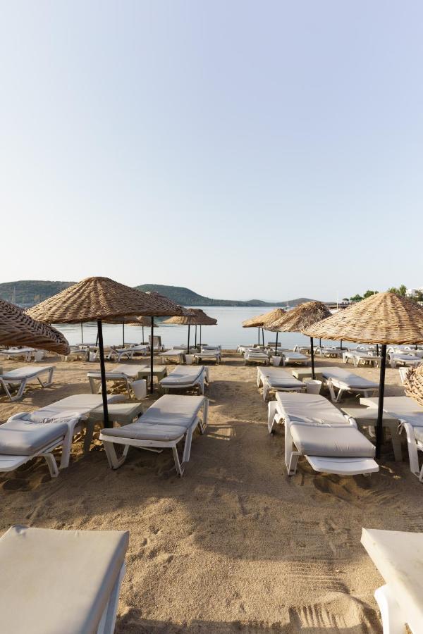 Costa Bitezhan Hotel Exterior photo