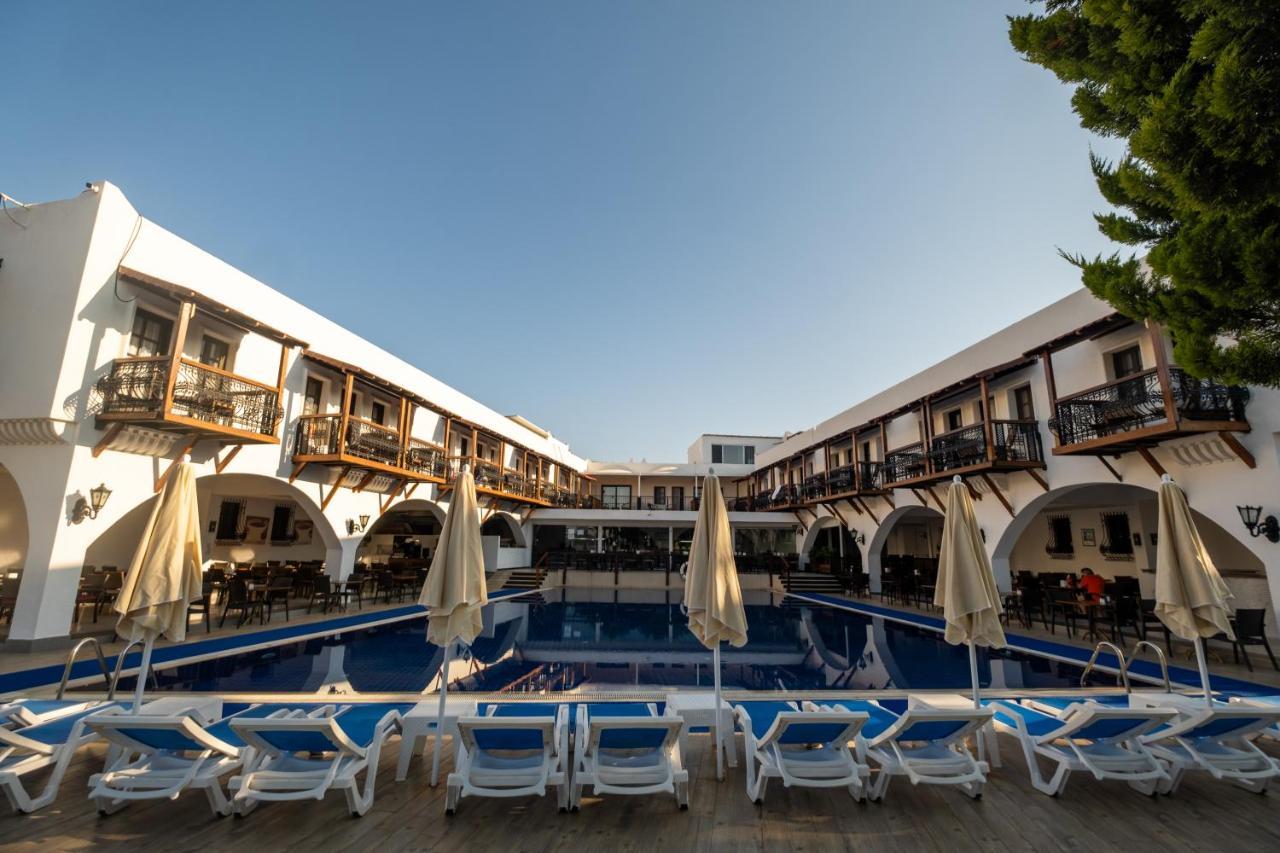 Costa Bitezhan Hotel Exterior photo
