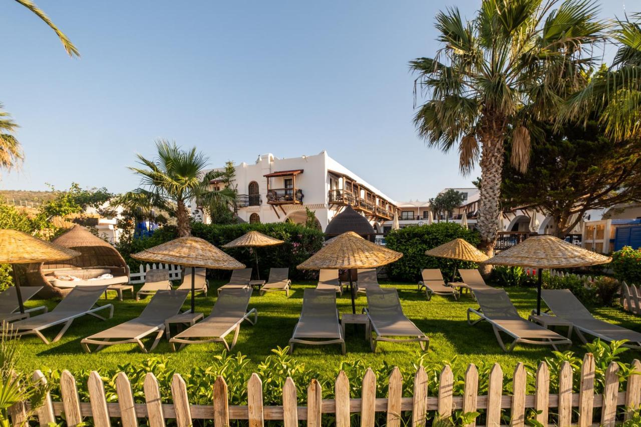 Costa Bitezhan Hotel Exterior photo