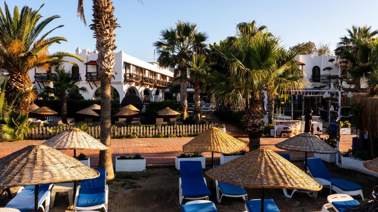 Costa Bitezhan Hotel Exterior photo